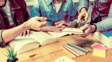 Sei uno studente o dottorando dell'Ateneo? Candidati per diventare tutor dell'orientamento